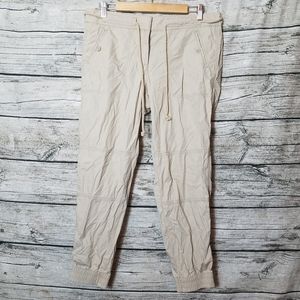 Ann Taylor Loft Baige Capris Size 6.Waist approx: 17 inches Inseam approx: 26